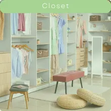 Sachê perfumado entre as roupas guardadas no armário